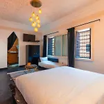 Riad L\'Ecole