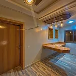 Private Villa, 7 Min To Center, Not Overlooked