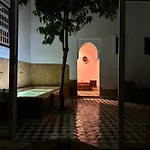 Neroli Le Riad, Idealement Situe