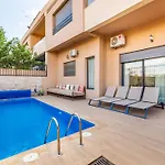 Villa Gina, Chic Et Moderne Avec Piscine&Terrasse