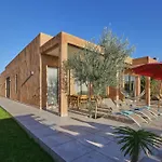 Villa Iris ,Moderne & Elegant Avec Piscine &Jardin