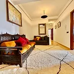 Charming Retreat Majorelle