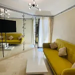 Confort Et Style Studio Chic Avec Piscine