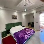 Un Agreable Studio