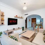 Cozy And Practical In Majorelle - Pool