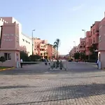 Cosy 2 Bedrooms City Center Flat Stay With 5 Pools