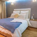 New! Oasis Urbaine Piscine Et Farniente