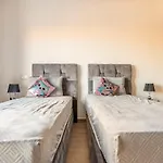 Wonderful Apartment With Garden And Large Pool