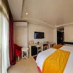 Hotel Racine