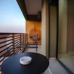 New And Luxurious Apartment With A Pool