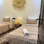 Modern Central Apartment 2 Bedrooms
