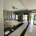 Deluxe Private Villa