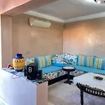 Stylish Apartment Near It All
