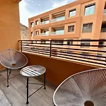 Modern Stay 3 Bedroom City Center With Balcony