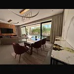 Villa Five Rafinity House