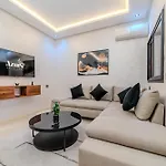 New Cozy Apprt 2 Min A M-Avenue , Piscine , Parking , Balcony And Fiber Wifi , Gueliz Centre