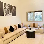 Specious,Private Apartment With Great Amenities