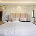 Exotic Vip Villa Family Only -Service Chambre,Billard,Ping-Pong,Piscine Privee -Chauffee Sur Demande-