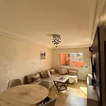 Charming City Center Apart