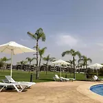 Beautiful Residence With Pools Inmarrakech Golf City