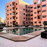 Luxury City Center Apartment Stay With 2 Pools