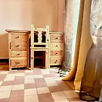 Traditional Chic And Central