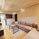 Luxurious And Charming Apartment