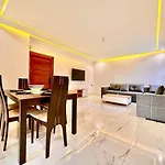Quiet And Central Apartment