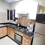 Mini-Villa Situee Dans Une Residence Prestigia A Marrakech, Avec Une Vue Sur La Piscine Et Le Golf Une Securite 24H Sur 24 Et Une Proximite Ideale De L Aeroport 5 Minutes C Est Une Offre Parfaite Pour Des Vacances