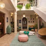 Riad Dar Veve - Design, Style & Relax In Dar El Bacha