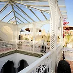 Astra Damus Hotel
