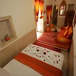 Riad White Flowers
