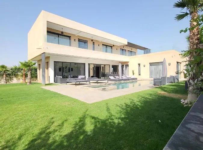 Villa Nelya