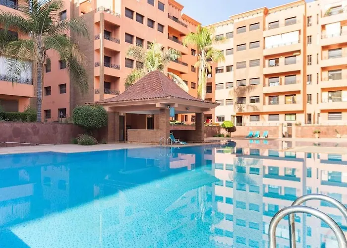 logement booking piscine prés jamaa elfna