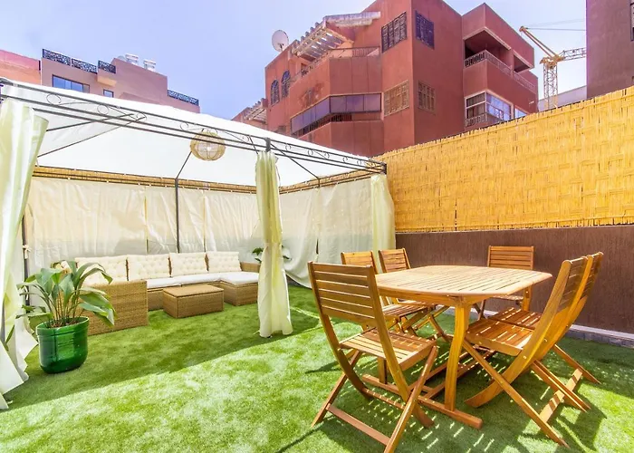 New!, Jardin Prive, Transats, Barbecue