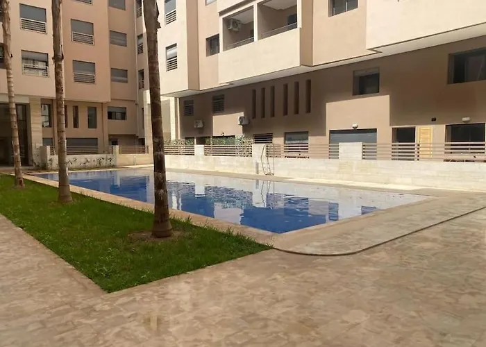 Appartement Plaisant Et Bien Equipe Avec Piscine