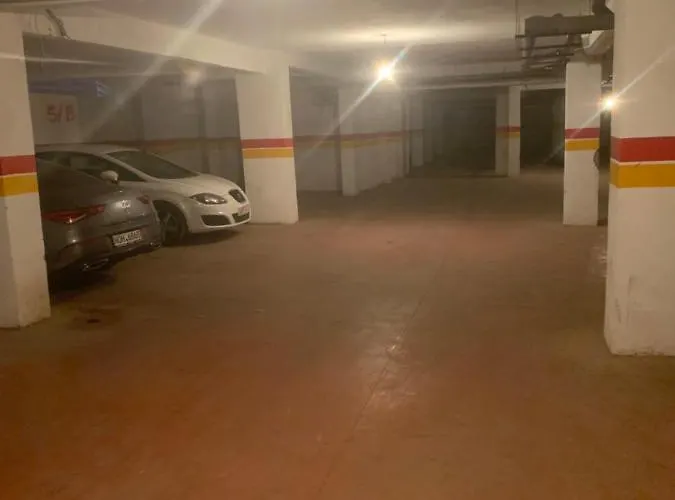 Cosy Appartement In The Center Of The Red City