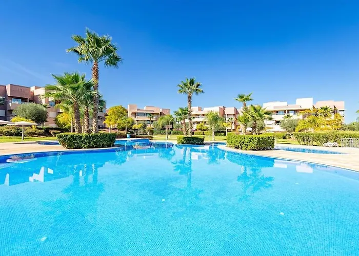 Luxurious Prestigia Golf Apt