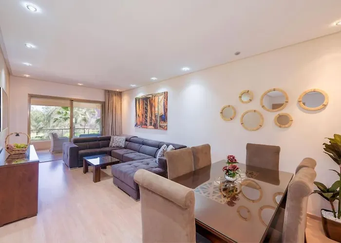 Green Side Golf 3 B.R Apartment