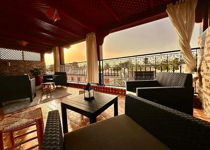 Triplex Spacieux Et Familial Avec Une Vue Panoramique