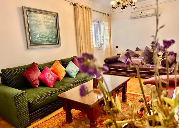 Charming Retreat Majorelle