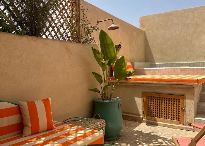 Riad Dar Chalyia, Private, 6 People, Pool