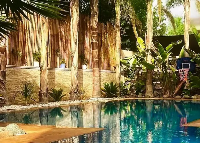 Exotic Vip Villa Family Only -Service Chambre,Billard,Ping-Pong,Piscine Privee -Chauffee Sur Demande-
