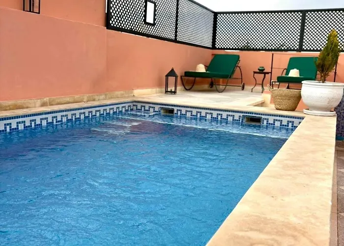 Riad Privatisation, Heated Pool