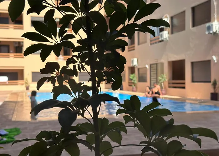 Luxurious 2 Bedroom Condo City Center With Pool \' Train Station \' Aeroport