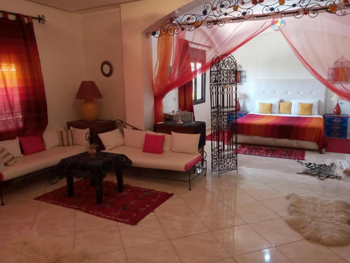 Paradise House 2*