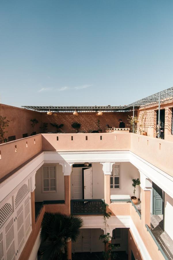 Albatoul Riad 2*