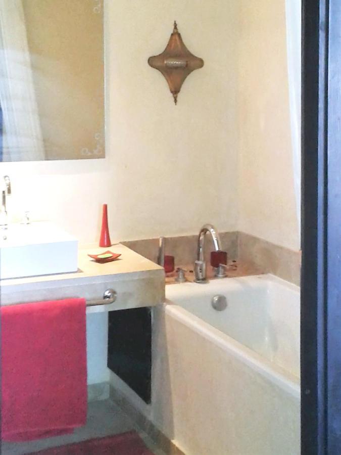 2 Bedrooms With Shared Pool Enclosed Garden And Wifi At Marrakech Appartement