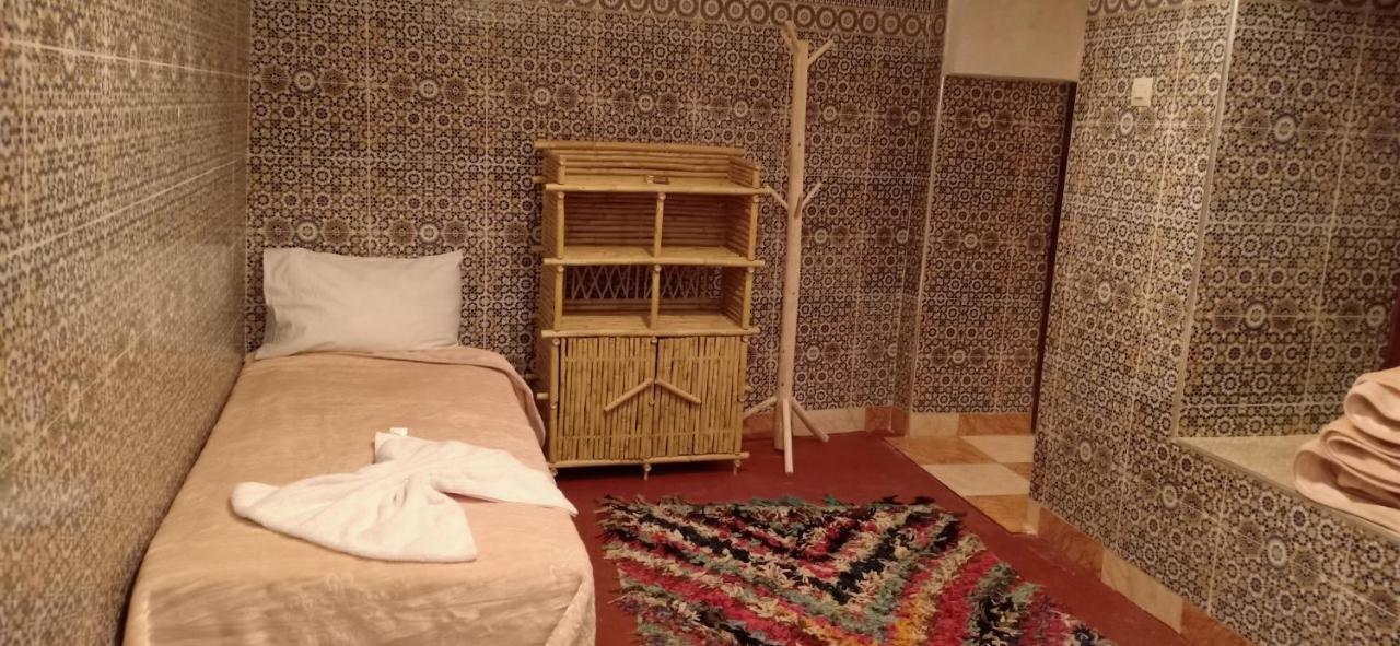 Riad White House *