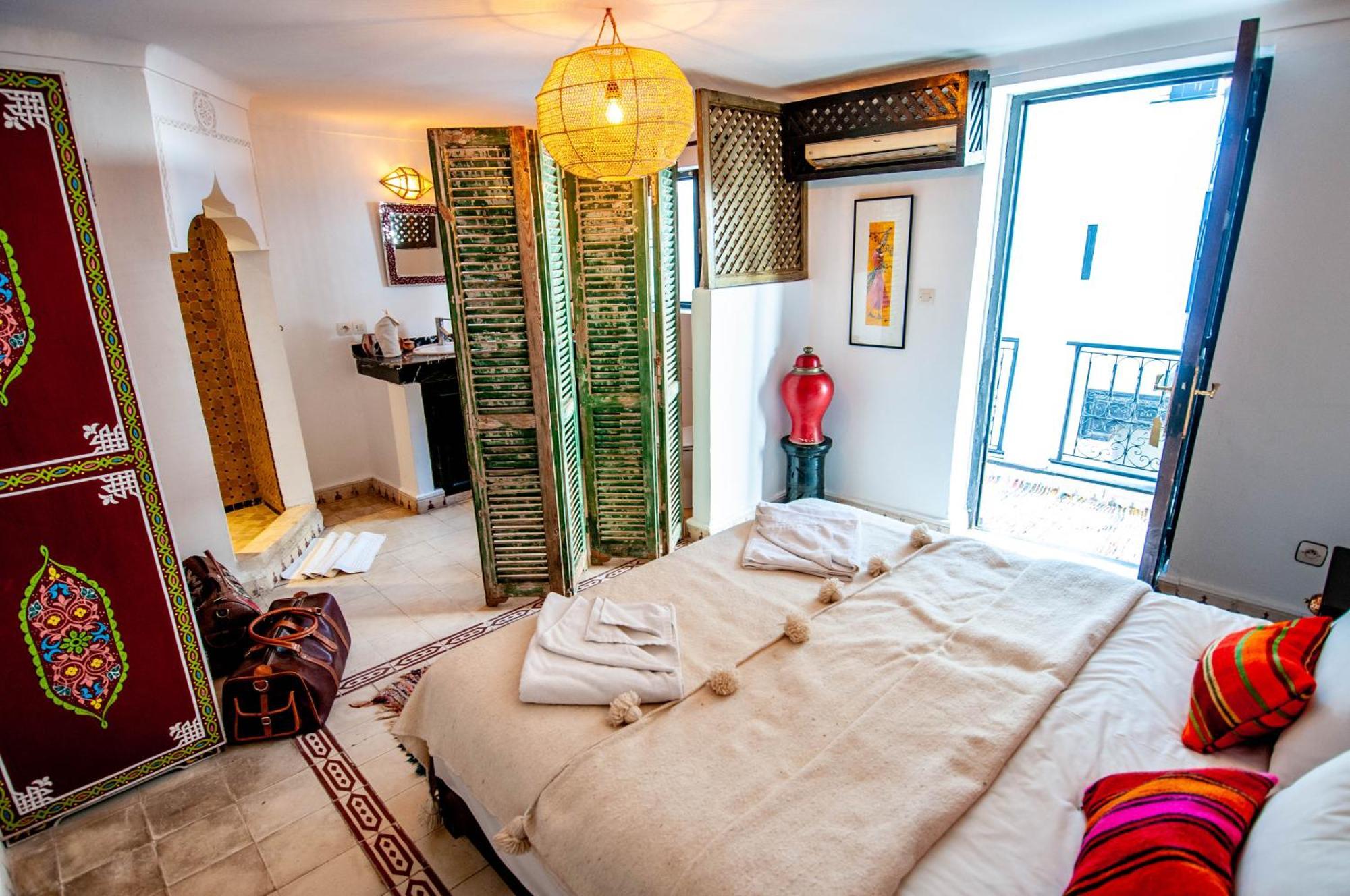 Makila Riad 2*